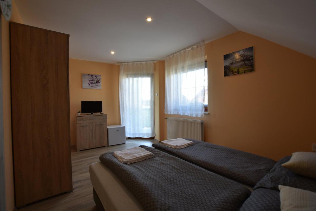 Hotel Hoforras Wellness Vendeghaz à Egerszalók Extérieur photo