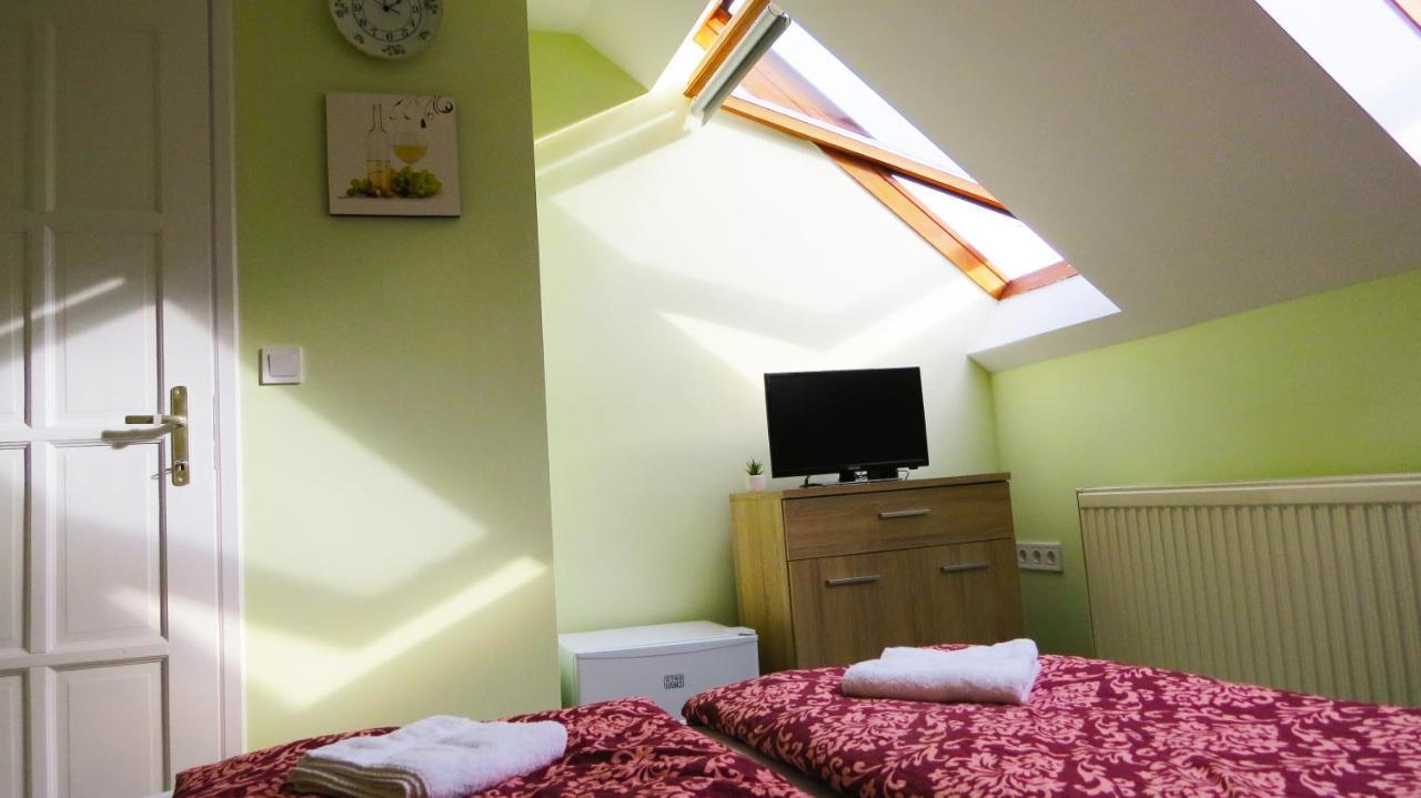 Hotel Hoforras Wellness Vendeghaz à Egerszalók Extérieur photo